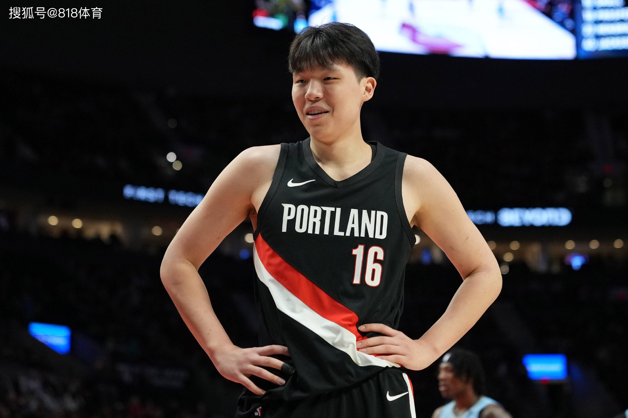 有进步!开拓者轻取奇才杨瀚森6分4板1帽,被里斯抱摔被吹双方技犯