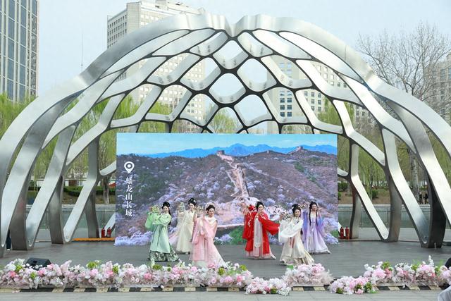 花神走秀。密云区供图。