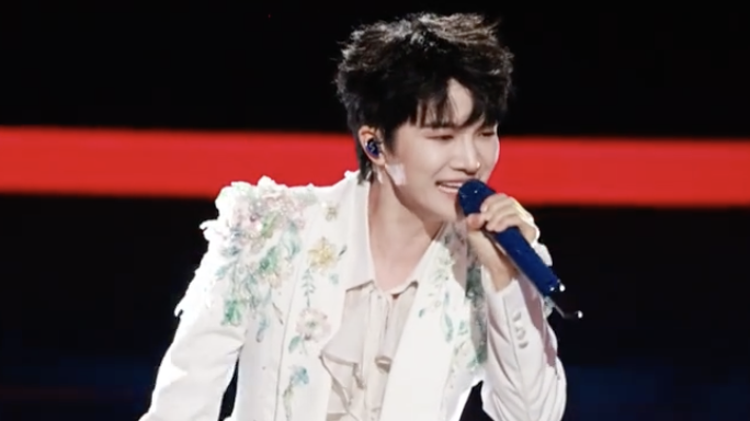 周深CMG盛典献唱“奋斗者之歌”《好风起》