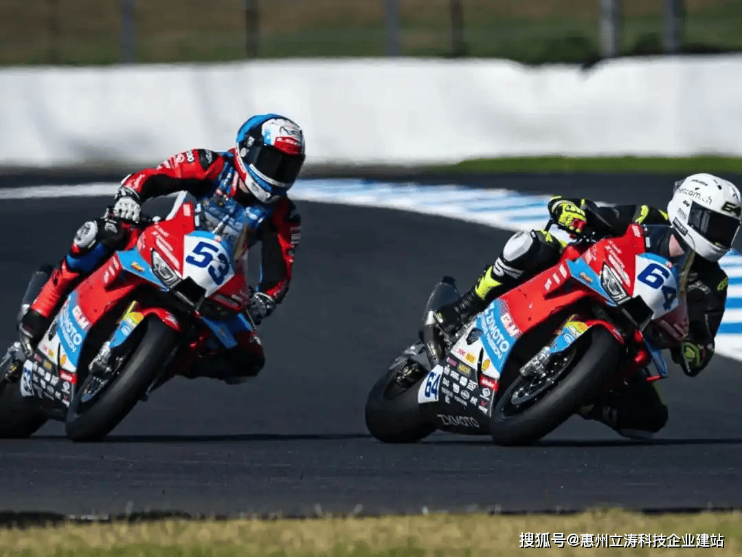 张雪机车连续夺冠背后，中国摩托真的能像新能源车那样实现弯道超车吗？