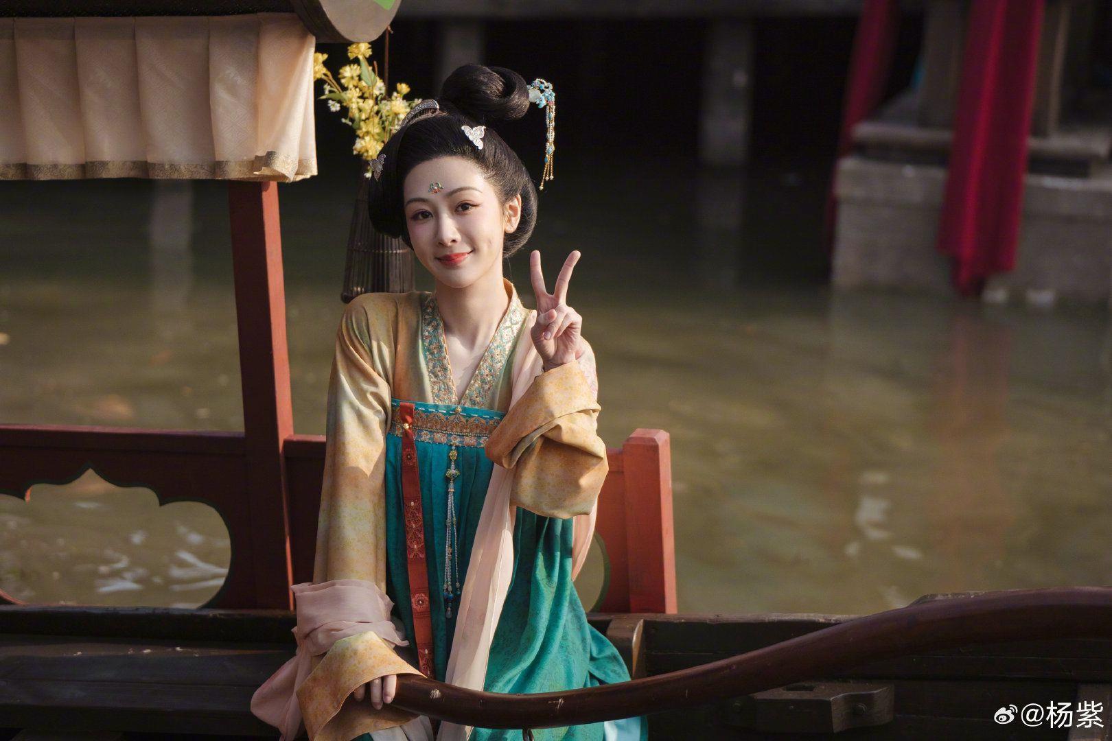 杨紫谈与李现第N次合作:这些年我们都在成长,更有自己的想法,都为对方感到开心