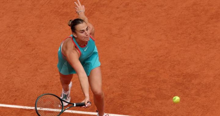 金花红土保分情况：郑钦文压力大已掉出前35名，一姐之争白热化