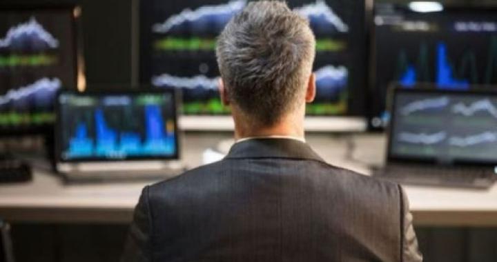 狂赚2194亿元股价却跌得“头疼”！2025券商业绩爆表背后，4月抄底还是跑路？