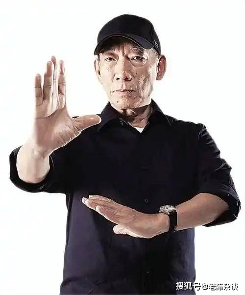 1999年《黑客帝国》想要一套武术动作，成龙李连杰拒绝，而他卖了