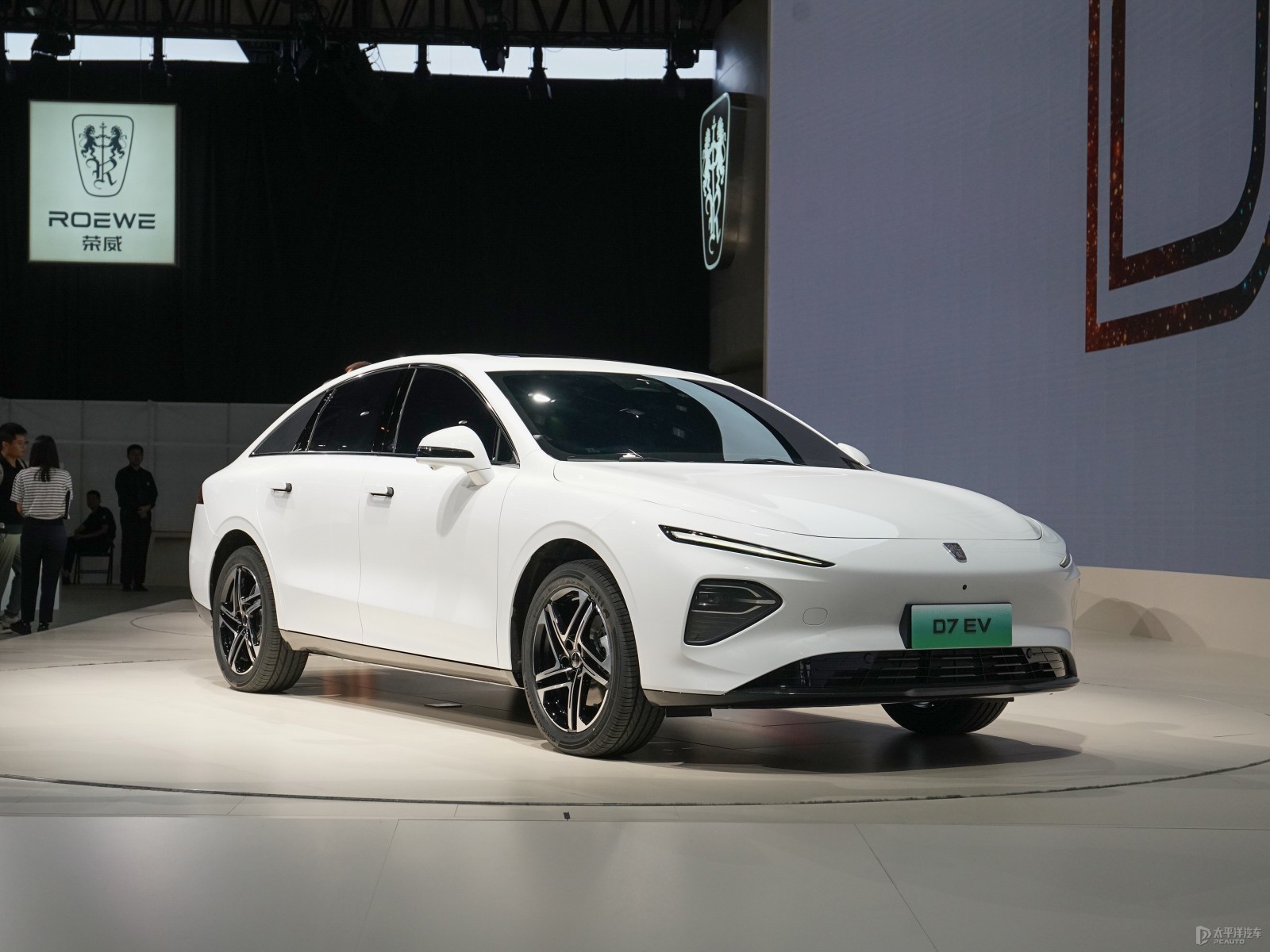 荣威D7购车指南:预算15万选纯电还是混动?