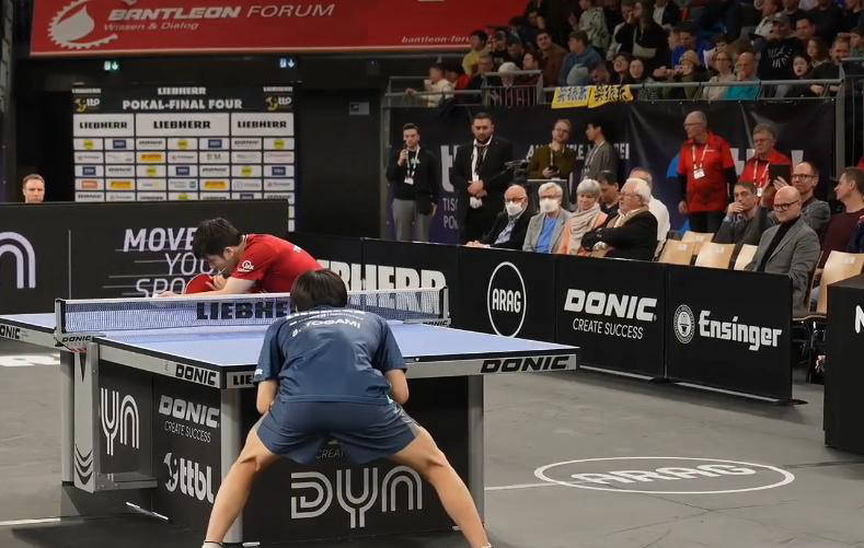 正手突破制胜！樊振东3-1力克户上隼辅独得两分助力德国杯晋级决赛