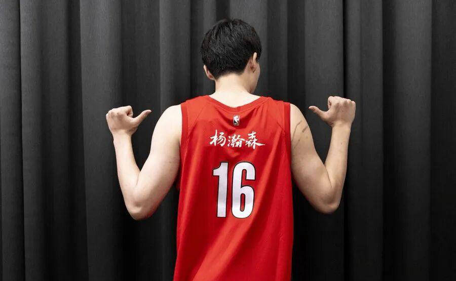 好事成双！恭喜杨瀚森，感谢开拓者，NBA首次创举