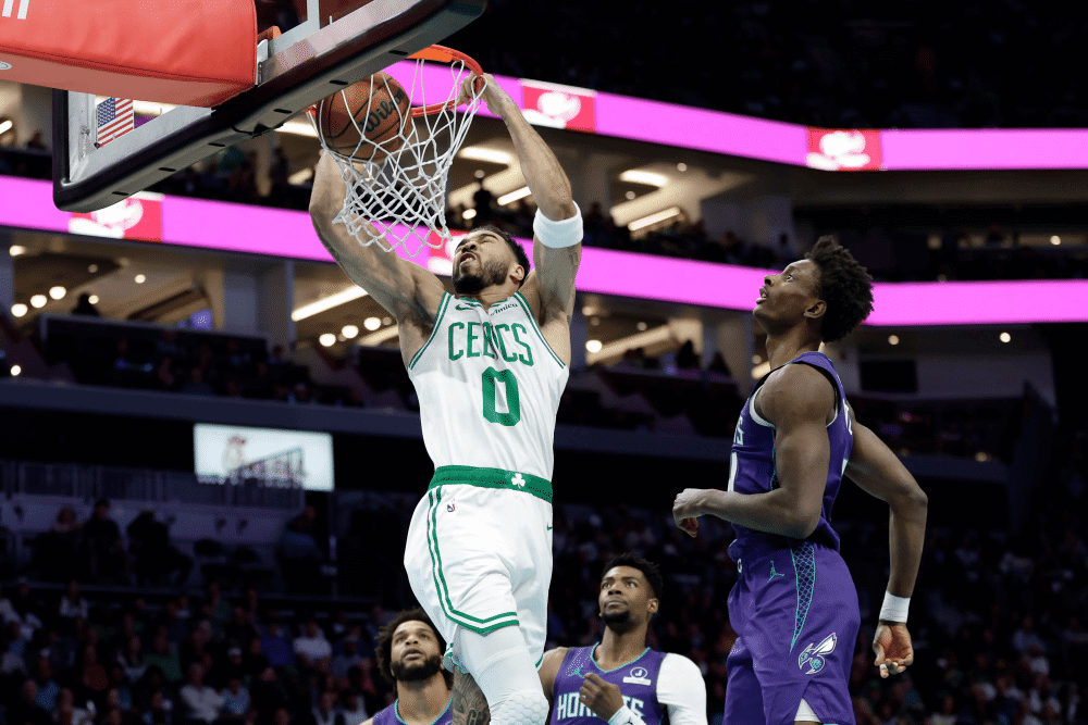 塔图姆今日32分再创赛季新高，他出战时凯尔特人取得9胜2负