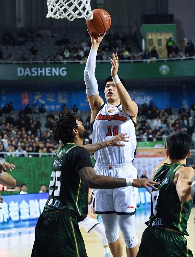 焦泊乔申请暂时离队！来广东才半个赛季，曝其患有抑郁