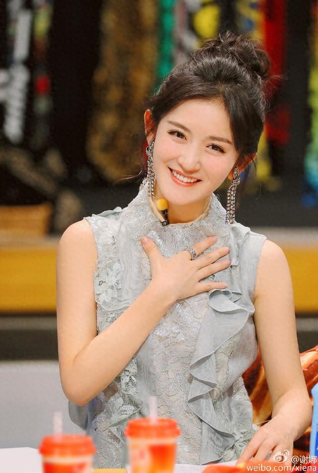 谢娜深夜放闪!对张杰喊话:小伙子,今晚的你开朗得让人心动