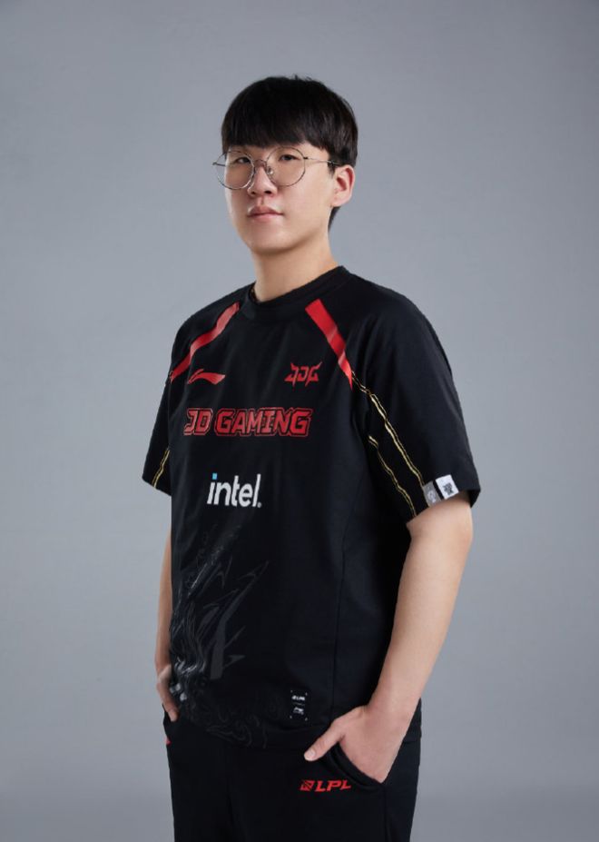 Ruler陷税务风波：给亲爹发工资买股票，结果被税局一锅端