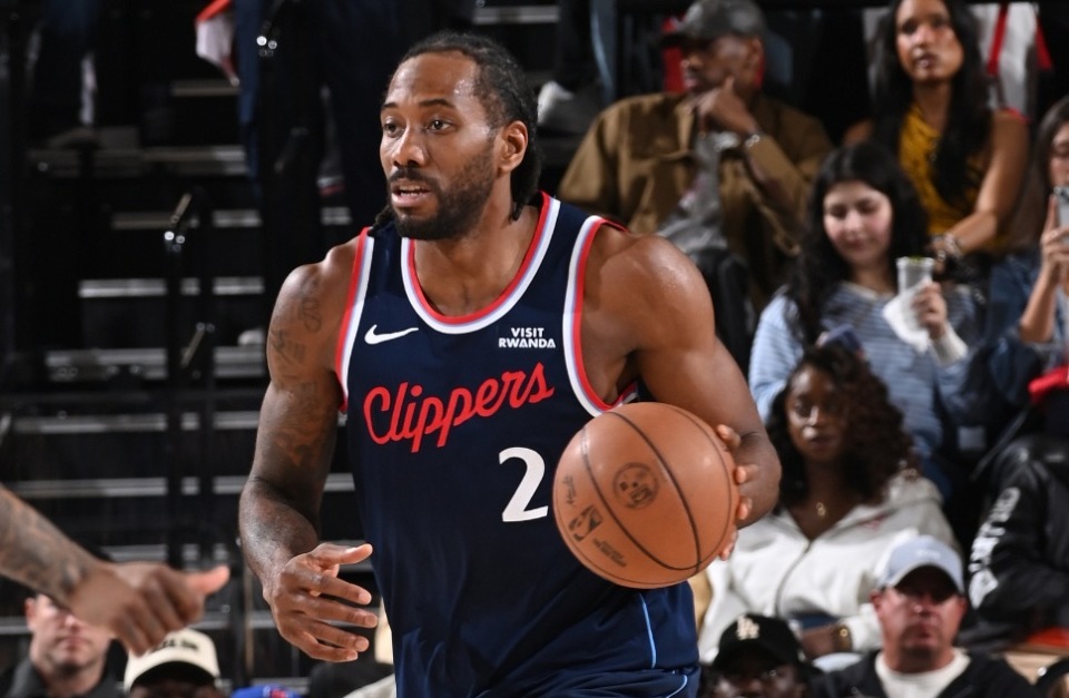 伦纳德成历史首位30岁以上至少连续50场得分20+的球员