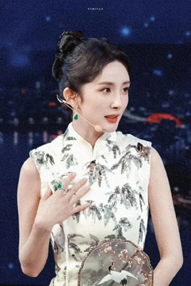 毫不夸张,杨幂的新中式发型能改变气质哎!