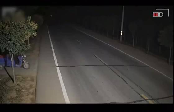 三轮车秒切兰博基尼引惊呼