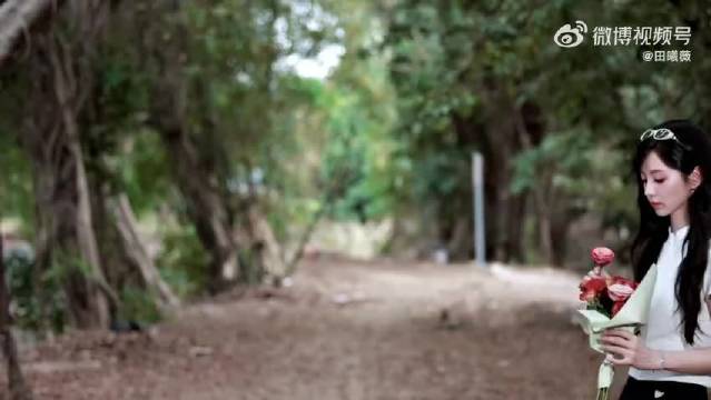 田曦薇最新行程来了，好忙好充实的四月，嫁金钗杀青顺利期待小田