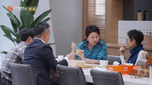 律师刘思远分享独居防护技巧，门口放男鞋提升安全感