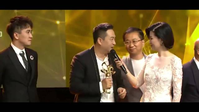 秦海璐现场哭不停，张嘉译心疼坏了，一扭头生怕李沁也哭