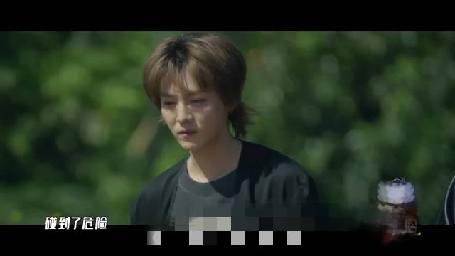 邓超陈赫鹿晗开敞篷车前往热带雨林营救兄弟