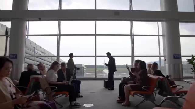 林岳机场偶遇柳钧质疑其经营理念但认可其人