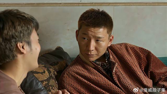 李宏伟想要收拾孟钰 下秒一听孟钰亲爹的名字，立马怂了！