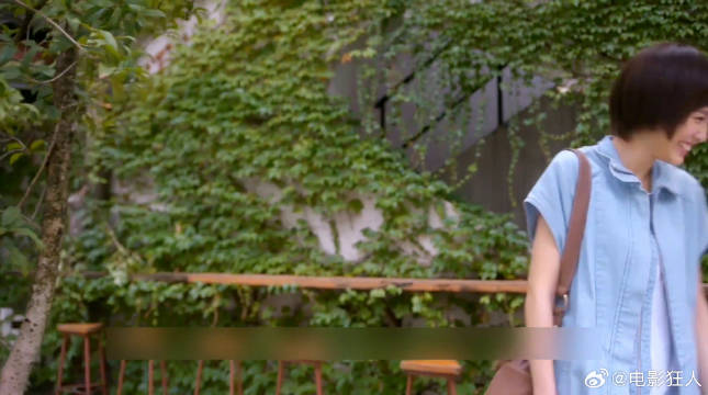 何以琛邀约同事来家聚餐以备告知自己结婚之事，赵默笙心生幸福