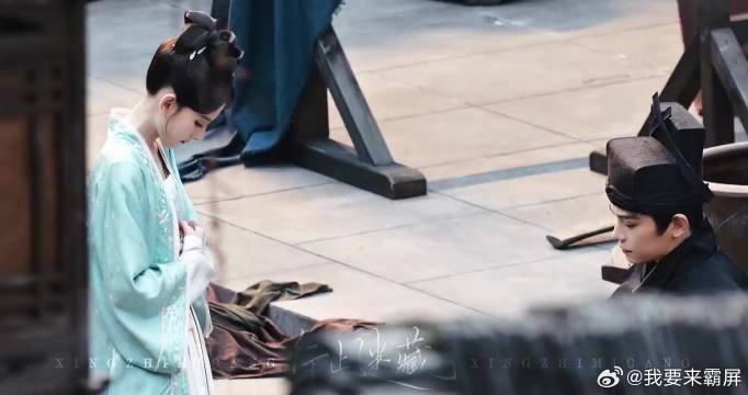 “不是说好了，不许看的吗？”急死我拍五天了还不开播吗