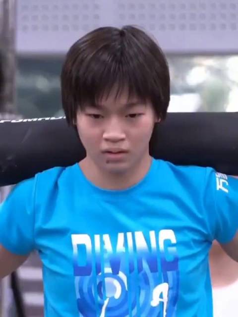 全红婵专访哽咽谈体重困扰欲退役，直面发育关与舆论压力