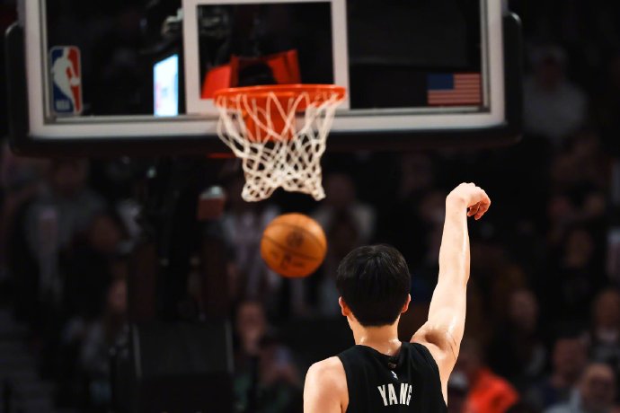 中国球员杨瀚森在开拓者队的新秀赛季数据表现究竟如何？