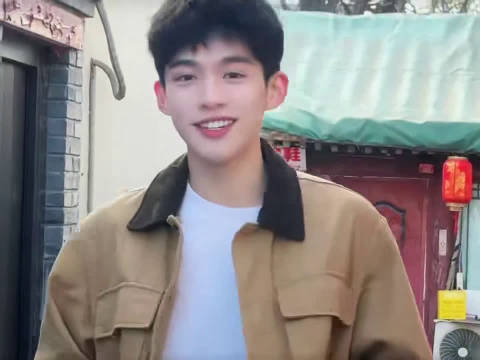 邓超赞岩瑾为江西之光，少年志气引关注