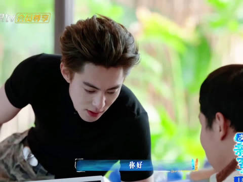 王鹤棣一开口，秦岚沈月立马急着澄清