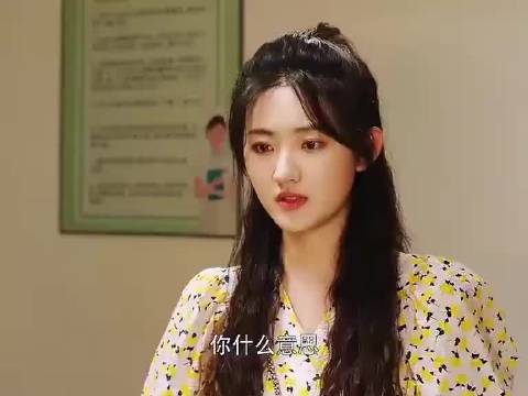 老师看见自己的学生挨打立马冲上去，不是什么人都值得你可怜