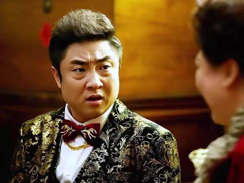 乔杉租豪车回乡过年，村道现豪车阵