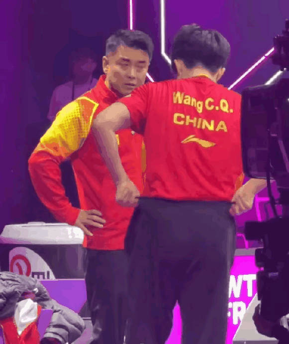 王楚钦赛后与教练王皓进行了哪些关键复盘内容？