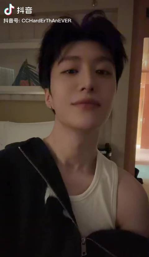 范丞丞新片飞驰人生3、千金不换楚星辰双角色引期待