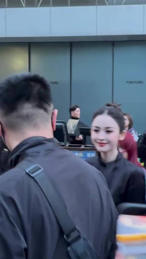 新疆漂亮的美女到处都是，但美成这样的只有娜扎一个