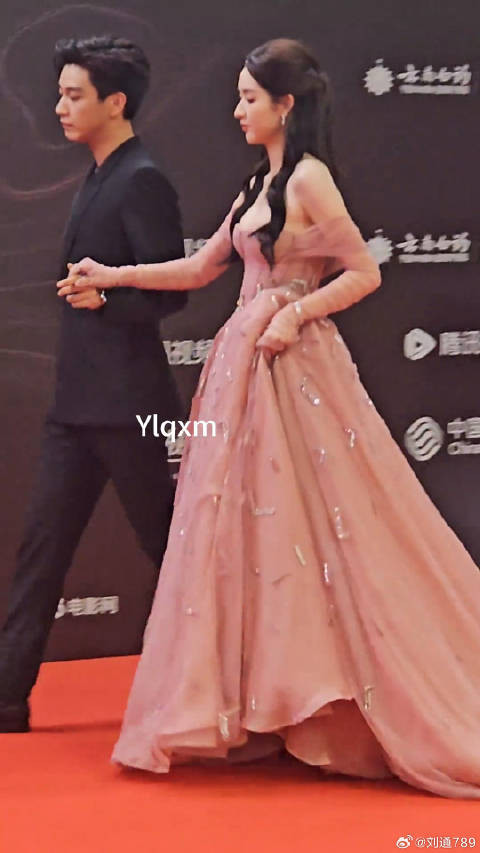 王子奇 牵手同框微博VC计划