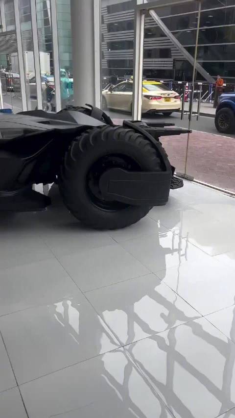 蝙蝠侠，战车，牛啊