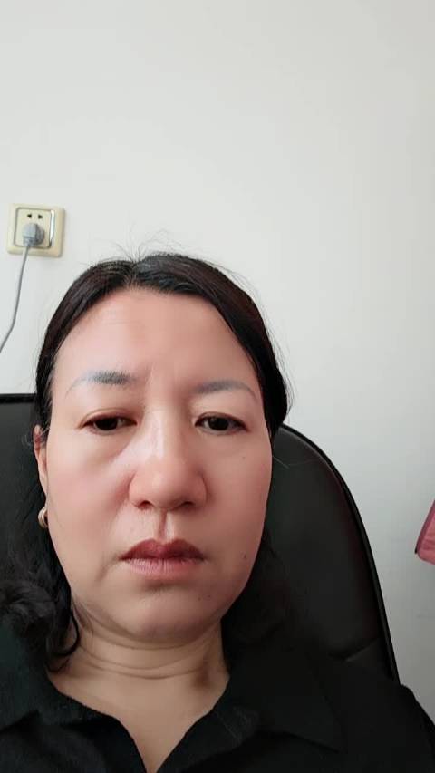 今日上班中，去银行换了身份证信息