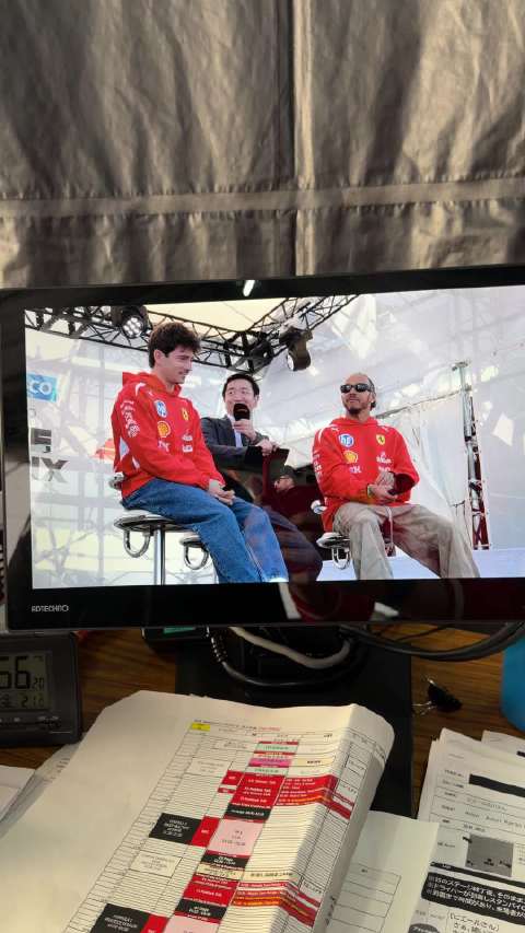 从幕后一步直达舞台前方 人人人从从从众众众