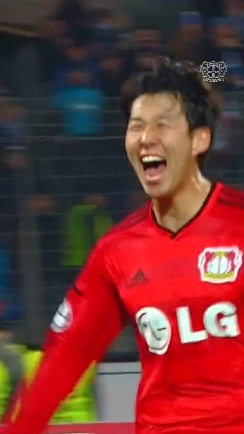 勒沃库森时期孙兴慜速度远射与笑容引回忆