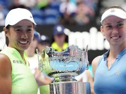 张帅澳网女双夺冠，感谢梅尔滕斯信任致敬郑洁