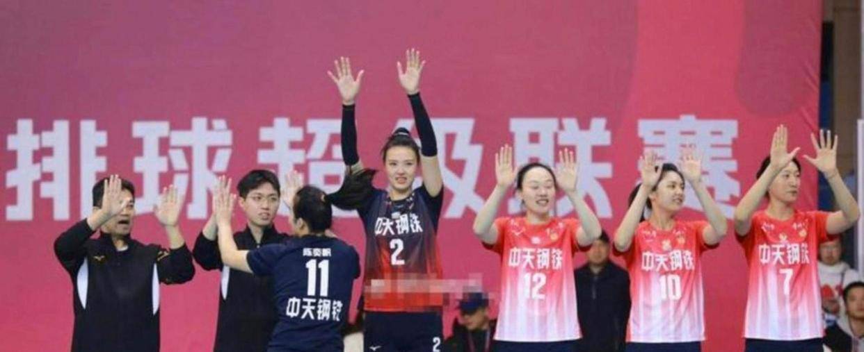 排超第三名争夺首回合，山东女排3比1力克天津，李晨瑄超神爆发砍下31分成最大功臣，王梦洁杨涵玉解盛钰多点开花助力胜利