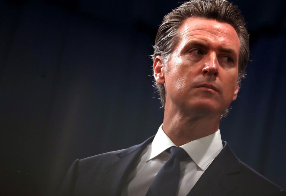 纽森彻底破防：特朗普与马斯克，正联手葬送美国的未来十年