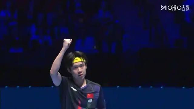 3-0！王楚钦战胜约内斯库，首战取得“开门红”