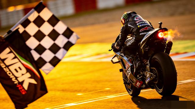 张雪机车WSBK分站夺冠创历史，长期稳定登顶难度究竟有多大?_桐桐村里最靓的妞