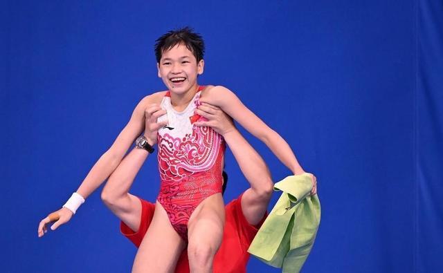 揭秘抱起全红婵的教练：打造奥运4金王，助红姐夺冠，又强又低调