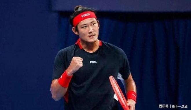 张之臻两盘横扫晋级休斯敦男单16强，吴易昺出战
