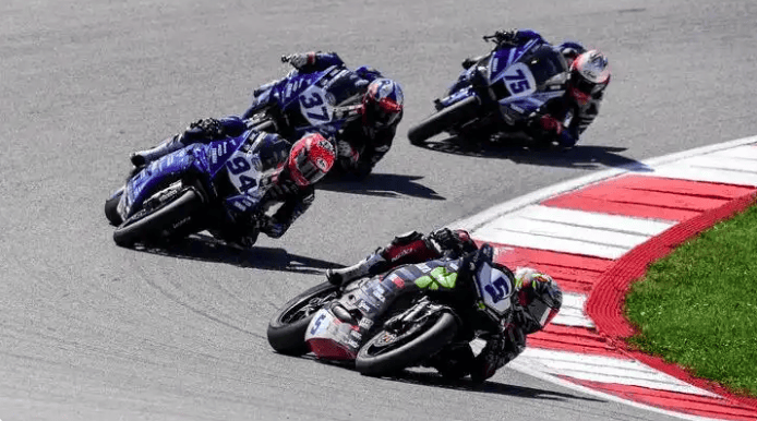 封神！重庆张雪机车WSBK一战登顶，湘西小子用20年热爱，打破欧美日垄断