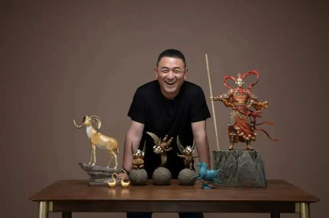 年入6亿，中年男人的泡泡玛特IPO了