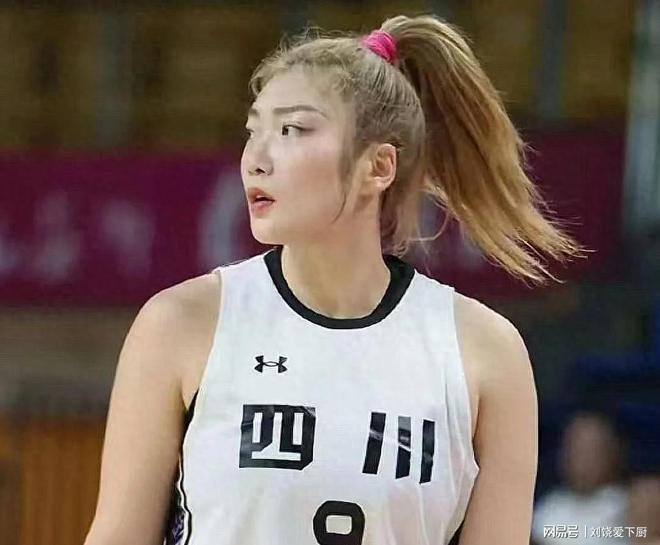 四川江苏女篮四强争夺战，广东对阵辽宁